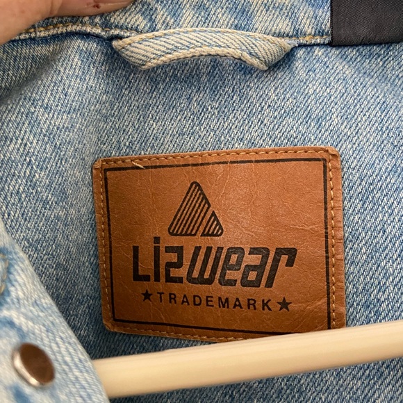 Liz Claiborne denim jean jacket Size Medium with custom painted back - Picture 2 of 7